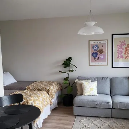 Direct Train To Helsinki And Airport, Near Shopping Center Apartmán